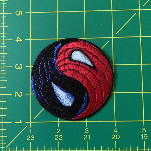 Lot of Two Patches - Picture 2 of 6